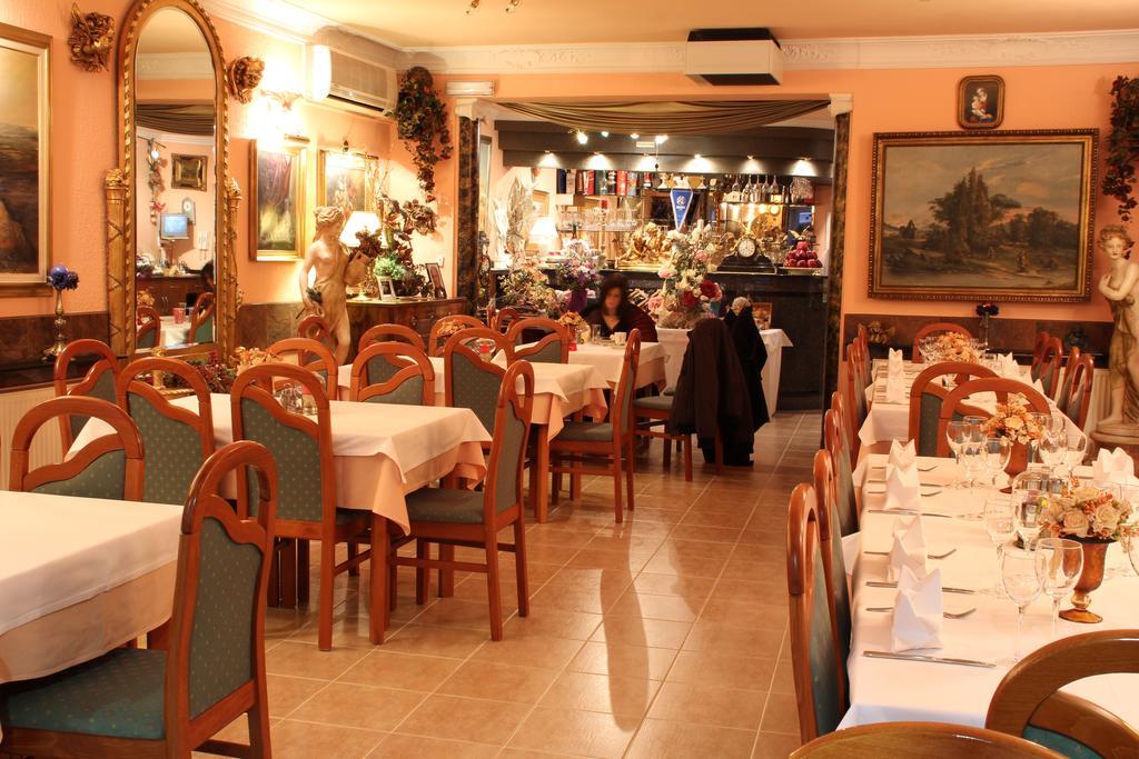 Hotel Vila Tina Загреб Экстерьер фото