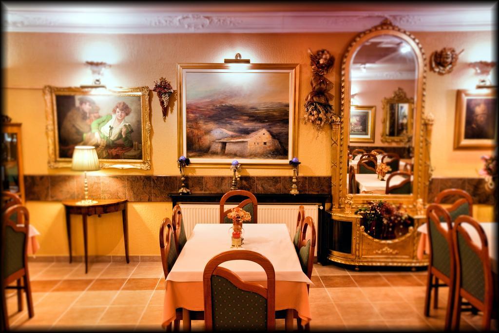 Hotel Vila Tina Загреб Экстерьер фото