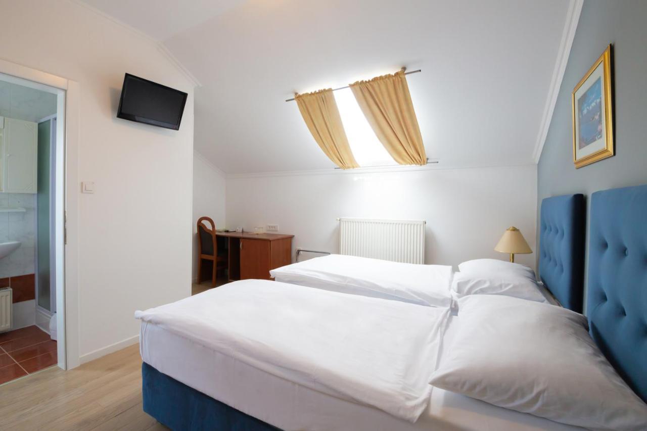 Hotel Vila Tina Загреб Экстерьер фото