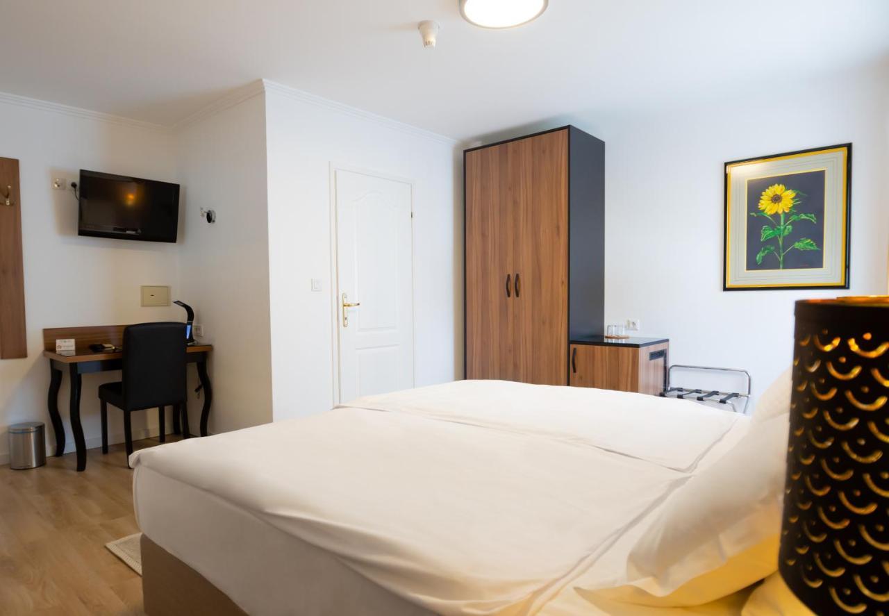 Hotel Vila Tina Загреб Экстерьер фото