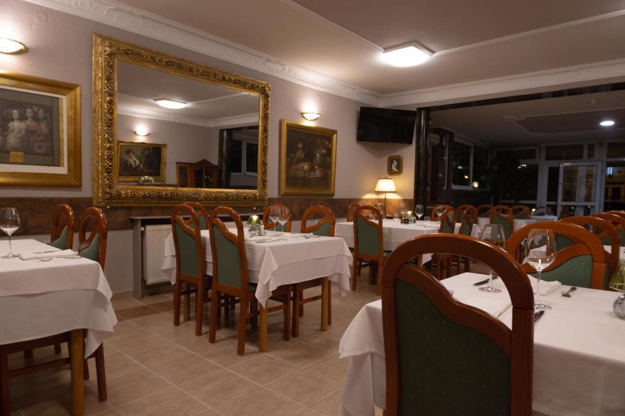 Hotel Vila Tina Загреб Экстерьер фото
